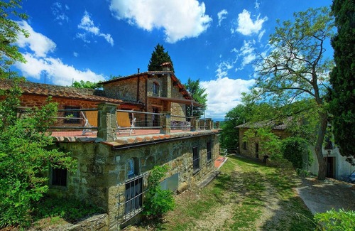 Greve in Chianti Apartment | Large lodging in Chianti, San Polo,Wi-Fi,Terrace for al fresco dining,sleep 9