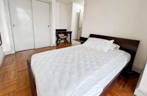 Menteng Apartment | Large & Luxury Menteng Apt 3BR Pool, Gym Wi-Fi