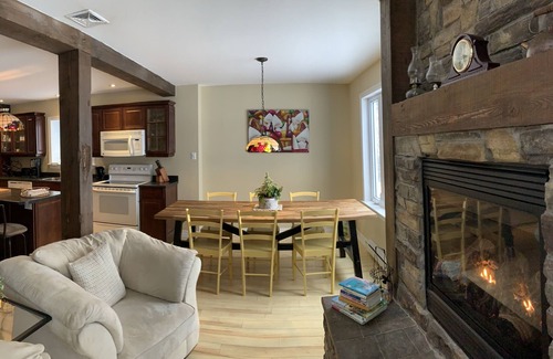 Val-des-Bois Ski Chalet | Large Modern Cottage, by the Lac, Well Equipped, High Speed Internet