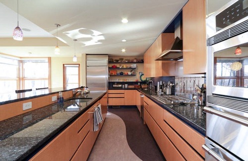 Brookmont House | Large Modern Glass Home near Washington DC: 4 bedrooms sleeps 9. Pet friendly!