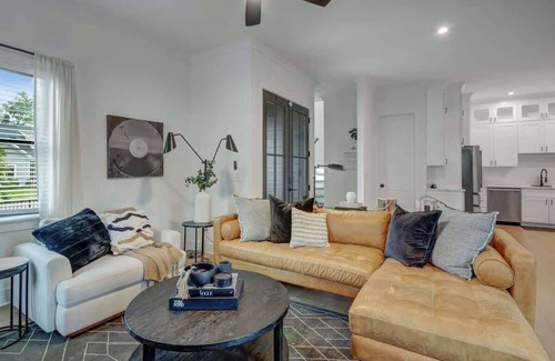 Urbandale Nations House | Large Nashville Estate – Perfect for Groups!