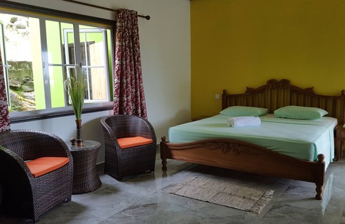La Passe Bed & Breakfast | Large new room in superb guesthouse. Sea view