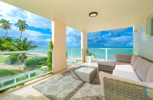 Las Carreras Villa | Large Ocean Front Home on Sandy Beach With Pool