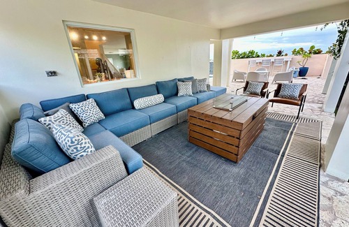 Las Carreras Villa | Large Ocean Front Home on Sandy Beach With Pool