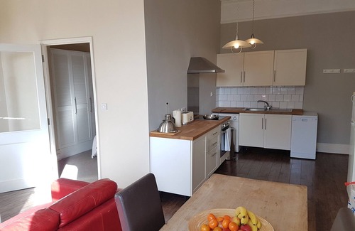 Wraysbury Apartment | Large one bed flat with views