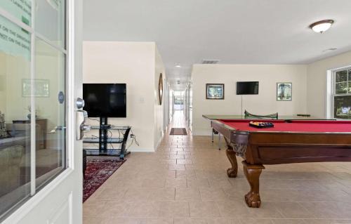 Kendall House | Large Open Floor Home with Fire Pit on the Lake