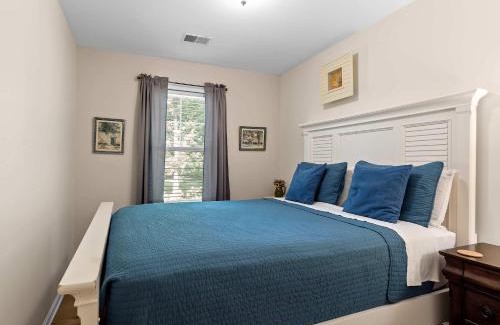 Kendall House | Large Open Floor Home with Fire Pit on the Lake