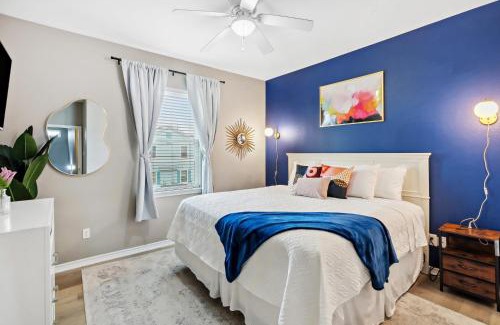Corpus Christi House | Large Pool, Near the Beach, 5 Bedroom, Pet-Friendly, Patio, Grill