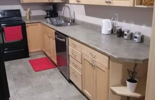 Port Coquitlam House | Large Private Suite