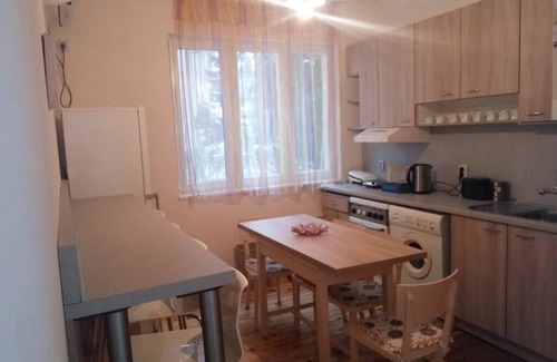 Oborishte Apartment | Large, Quiet and Spacious Apartment - 15 min from City Centre!