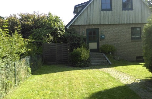 Neumuenster Apartment | Large, quiet vacation apartment set back in Einfeld
