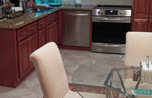 Smyrna House | Large Ranch home w/2 beds/2 living/2bath near Braves Stadium