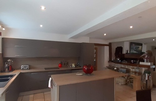 Sainte-Marie-de-Gosse House | Large riverside house with swimming pool/billiards/boulodrome
