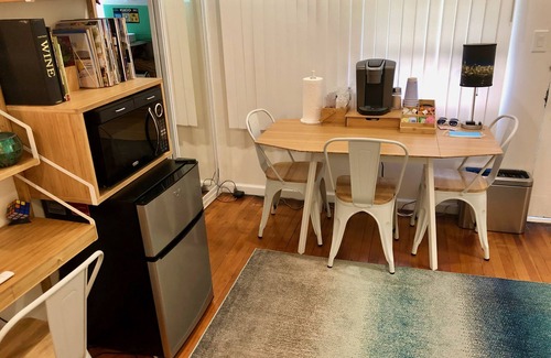 Pico House | Large Room Available in a Beautiful Victorian Manor in Santa Monica