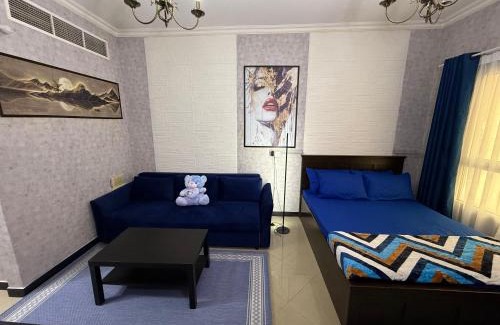 Al Majaz Apartment | Large Studio Apartment for 4