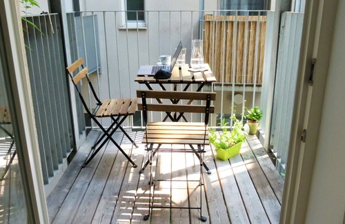 Graz City Centre Apartment | Large studio apartment in the heart of Graz's old town with kitchen, bathroom, WC, balcony