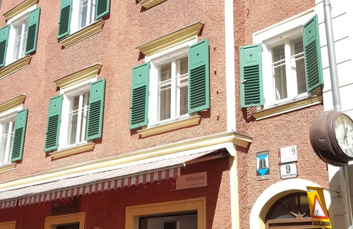 Graz City Centre Apartment | Large studio apartment in the heart of Graz's old town with kitchen, bathroom, WC, balcony