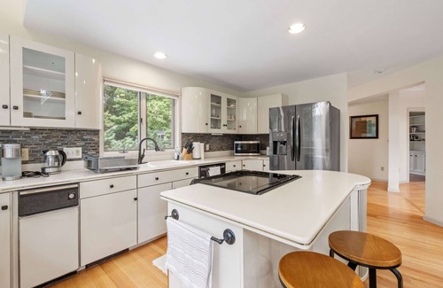 South Down Shores House | Large Stunning Home with Hot Tub, Sauna, perfect for families and year round vacations in Laconia.