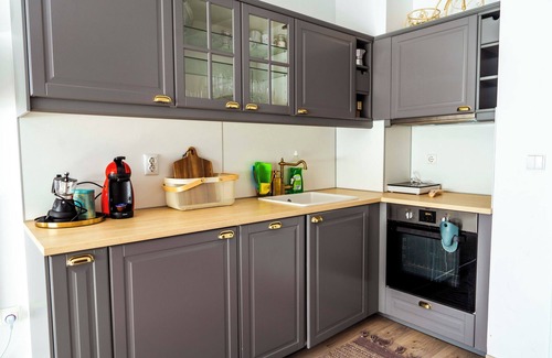 Kvartal Noviya Grad Apartment | Large stylish 2-bedroom apt, 2min walk to ski path, 7-8min to gondola