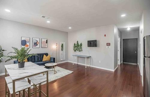 Center City West Apartment | Large & Sunny 1/1 | Center City | Sleeps 4