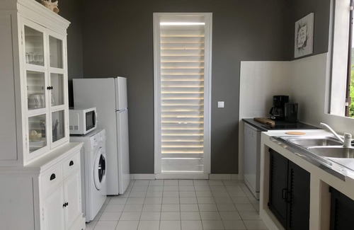 Les Jalna Apartment | Large T2, Trois-Ilets, close to amenities and beach.