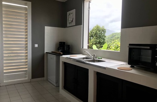 Les Jalna Apartment | Large T2, Trois-Ilets, close to amenities and beach.