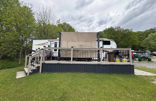 Sherkston House | Large Trailer at Sherkston Shores Resort