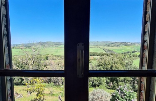 Volterra House | Large Tuscan farmhouse with huge swimming pool
