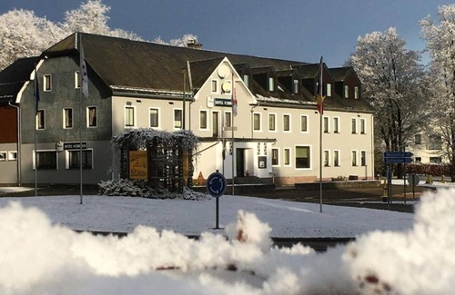 Buellingen House | Large twin room, shower/WC - Hotel Schröder