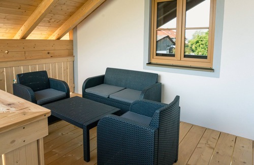 Bruckmuehl Apartment | Large vacation apartment in the beautiful Mangfall valley below the Irschenberg