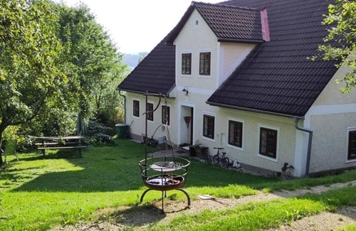 Sonntagberg Apartment | Large vacation home with natural garden in idyllic secluded location