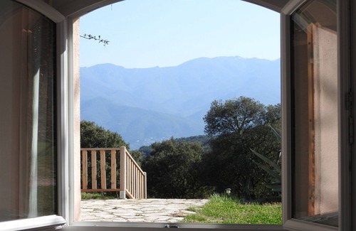 Llauro House | Large villa, 7 people, 4 bedrooms, very quiet, swimming pool, sea and mountain views