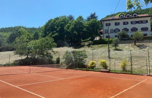 Cairo Montenotte Villa | Large villa for 20 guests on large estate with private pool and tennis court Big conference room with facilities VILLAITALY EU