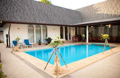 Chalong Villa | Large villa incl. pool, breakfast, maids, electricity & chef! Perfect for groups