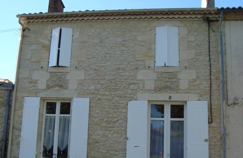 Queyrac House | LARGE VILLAGE COTTAGE 15 MIN FROM THE BEACH