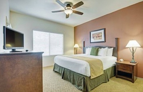 Ahwatukee Foothills Resort | Largest nature preserve within city limits in the world!