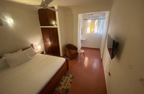 Nungua House | Larjoe guesthouse