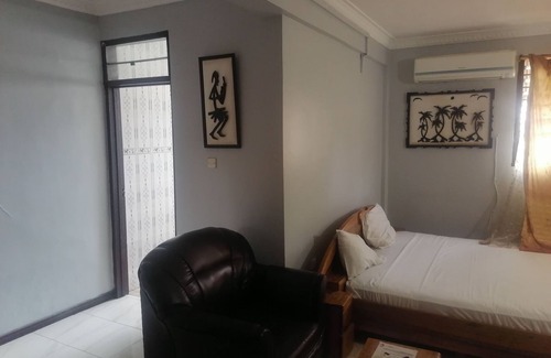 Nungua House | Larjoe guesthouse
