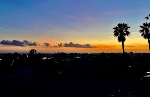 Olde Carlsbad House | Larkspur Down · Cheerful Home-Hot Tub-Play Structure-Walk to Food