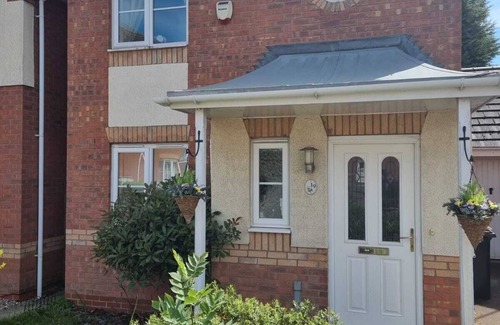 Weston on Trent House | Larkspur House in West midlands- Free Parking & Cinema