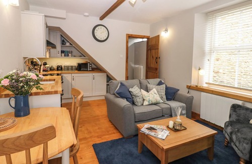 Barnard Castle Cottage | LARL COTTAGE, romantic, with open fire in Middleton-In-Teesdale