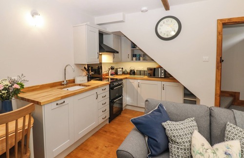 Barnard Castle Cottage | LARL COTTAGE, romantic, with open fire in Middleton-In-Teesdale