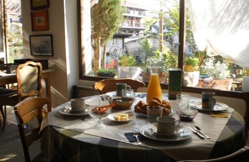 Lesaka Bed & Breakfast | Larraenea Bed and Breakfast