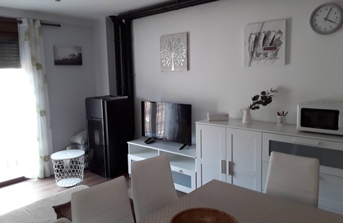 Camarena de la Sierra Apartment | Las Eras Apartment 15 minutes from the ski slopes of Javalambre