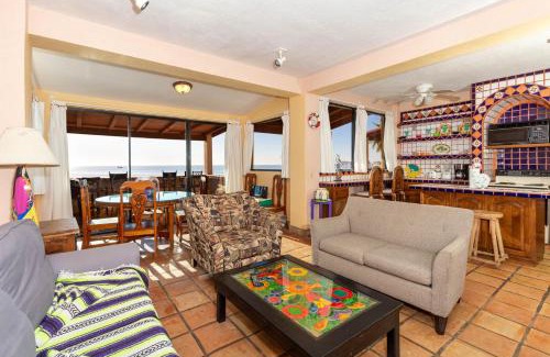 Bella Vista Apartment | Las Gaviotas 414 by Kivoya