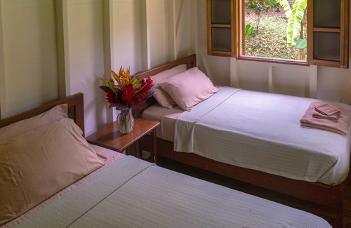 Bocas del Toro Bed & Breakfast | Las Palmas Casita at Bluff Beach Retreat in Bocas del Toro