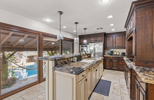 Paradise House | Las Vegas Lux | Pool | Hot Tub | 10 Minutes From Strip