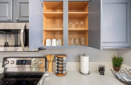 Whitney House | Las Vegas Retreat · Modern 3BR Oasis · 10 Min to Strip · Pet-Friendly & Licensed