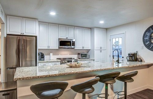 Tempe House | Last Call for Summer - 10% Off All August Stays!