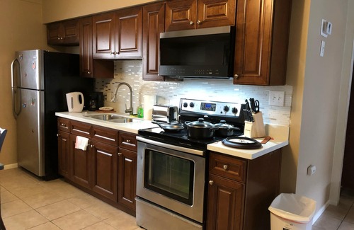 Beverly Green Apartment | LasVegas,STRIP,2BrCondo,ConventionCenter,petsFriendly,LVCC,july4th,wifi,pool